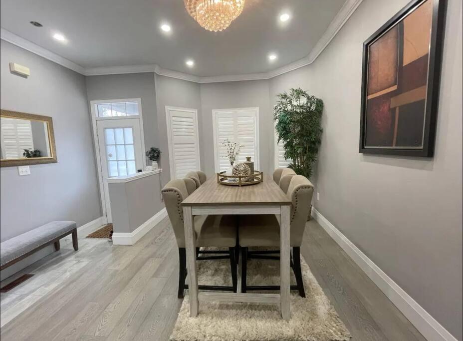 Elegant & Luxurious 3 Bedroom Home Mississauga Eksteriør bilde
