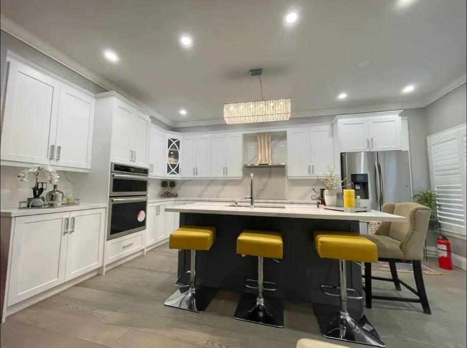 Elegant & Luxurious 3 Bedroom Home Mississauga Eksteriør bilde